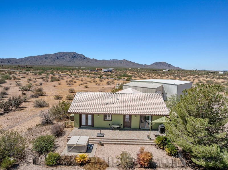 PILOT'S DREAM: 48023 N 518TH AVENUE - AGUILA