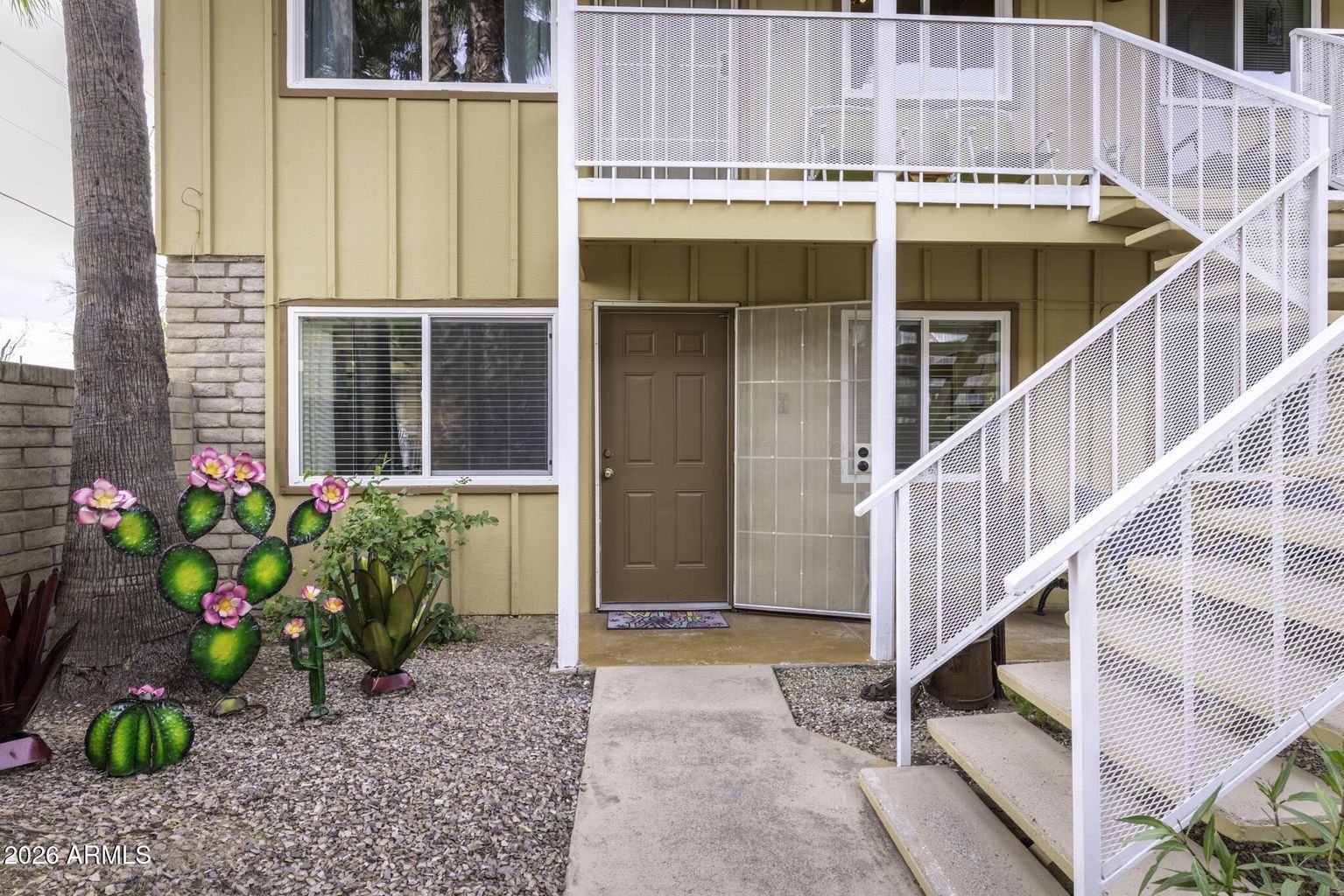 90 WEST YAVAPAI STREET W 1